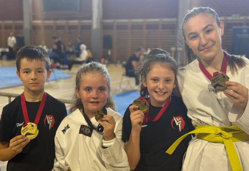 <?php echo e($image->name); ?>