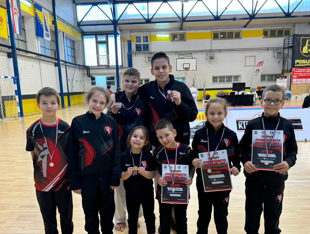 <?php echo e($image->name); ?>