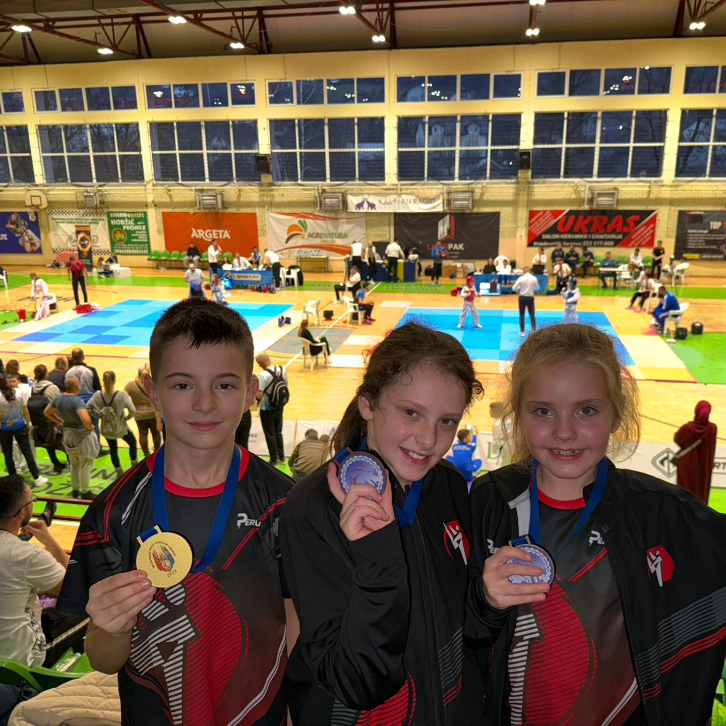 <?php echo e($image->name); ?>