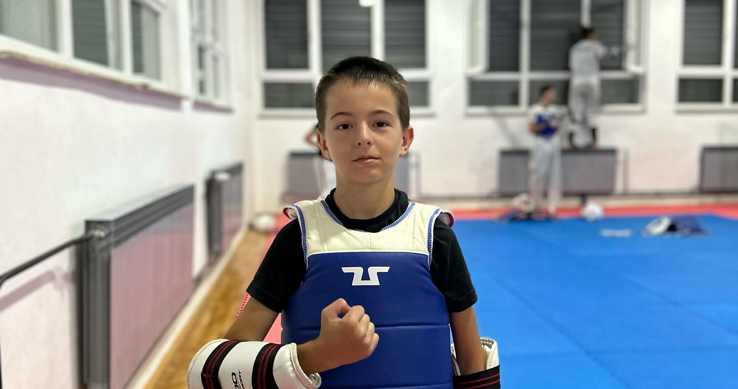 <?php echo e($image->name); ?>