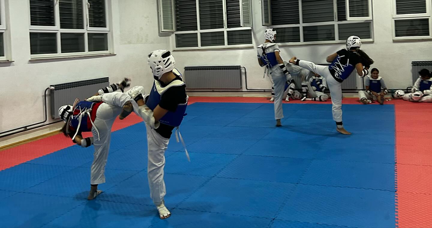 <?php echo e($image->name); ?>