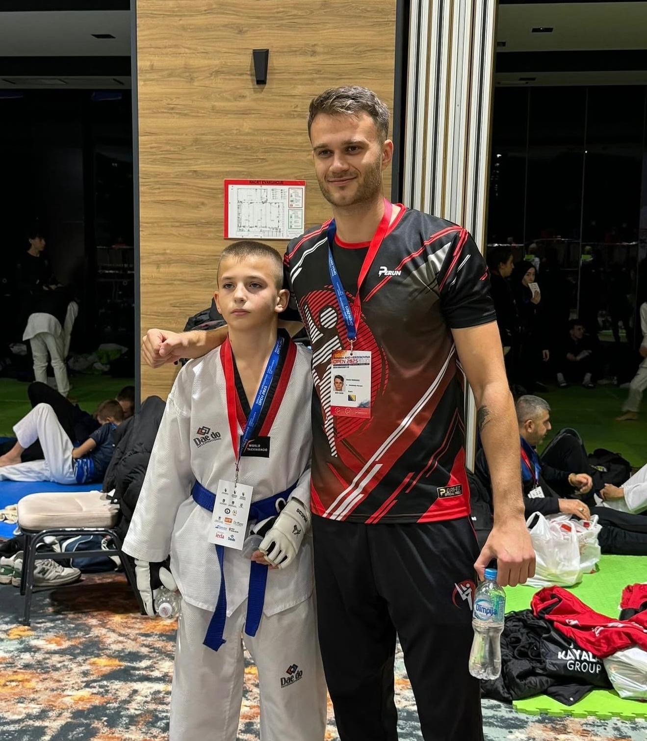 <?php echo e($image->name); ?>