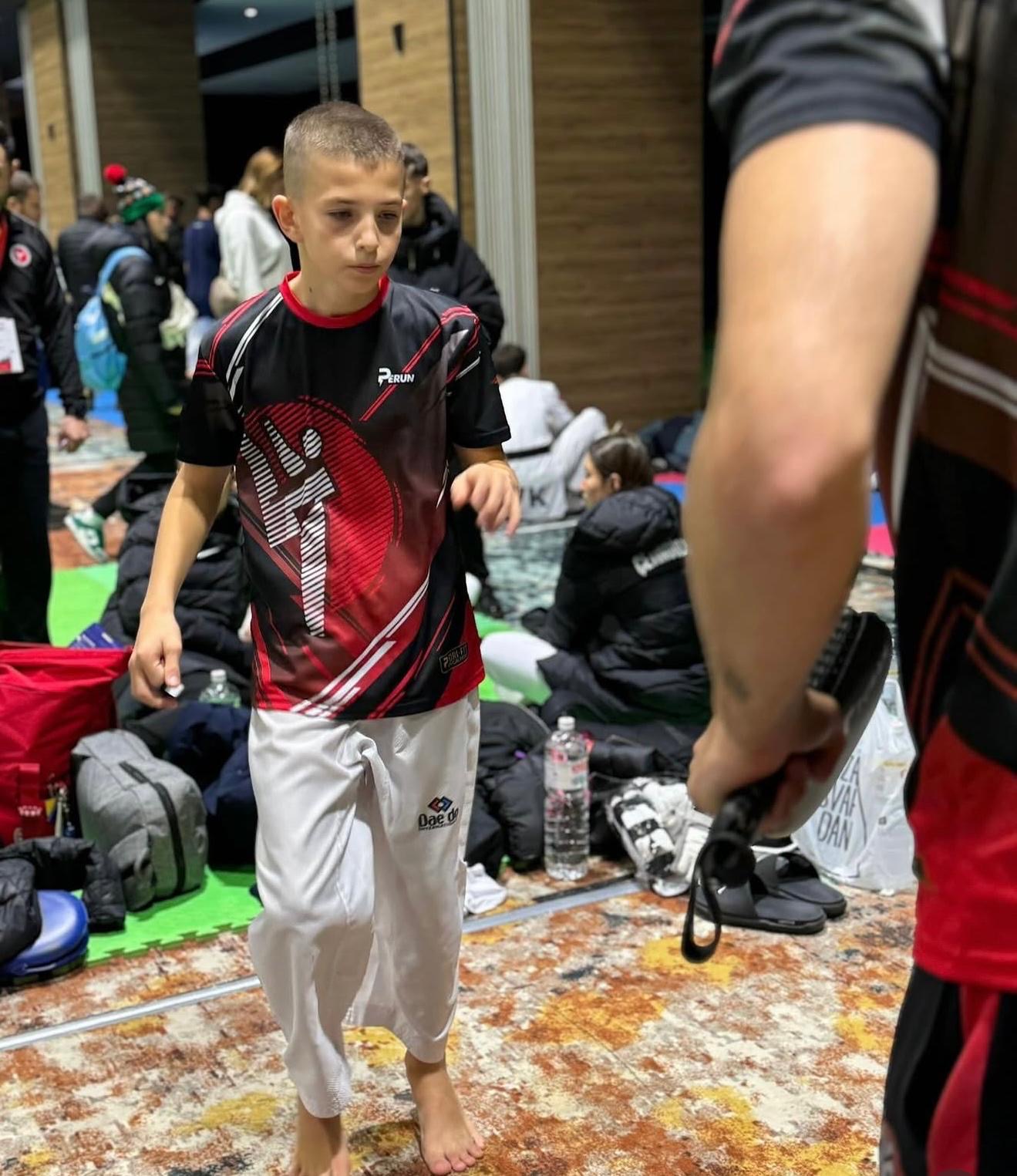 <?php echo e($image->name); ?>