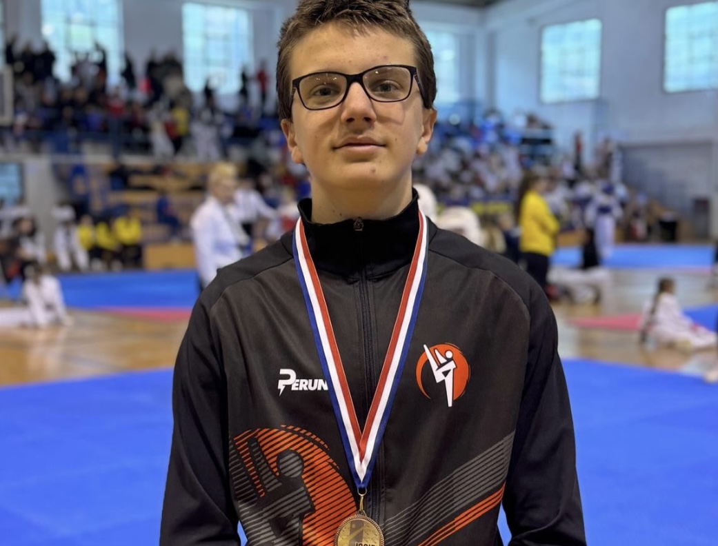 <?php echo e($image->name); ?>