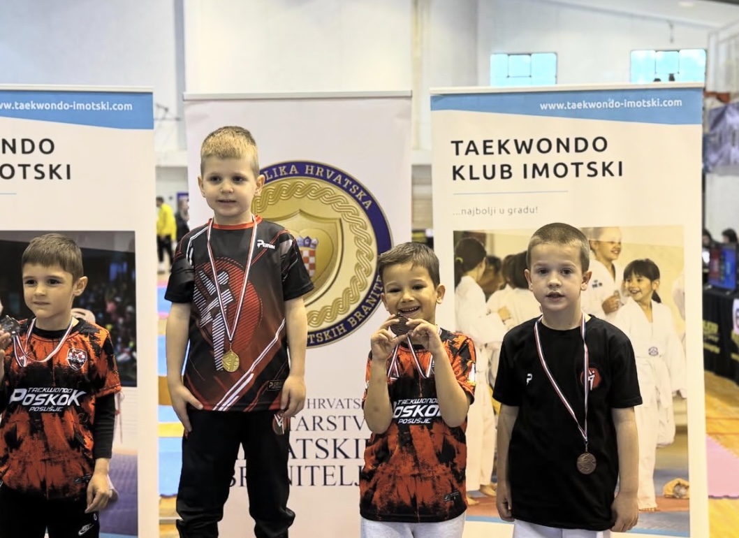 <?php echo e($image->name); ?>